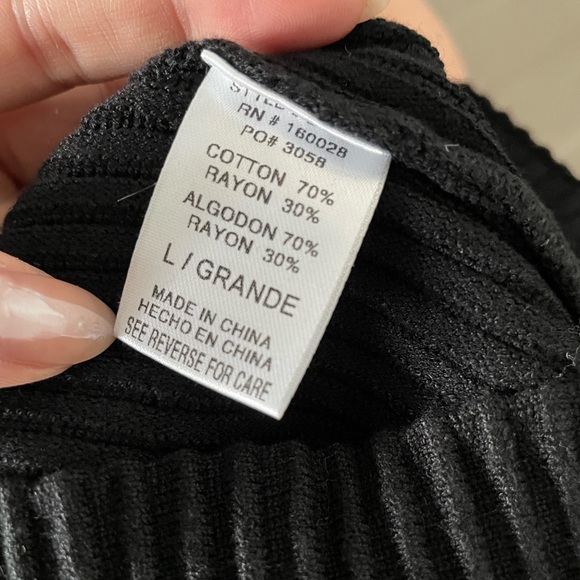 BNWT Black Off Shoulder Knit Dress - Picture 4 of 4